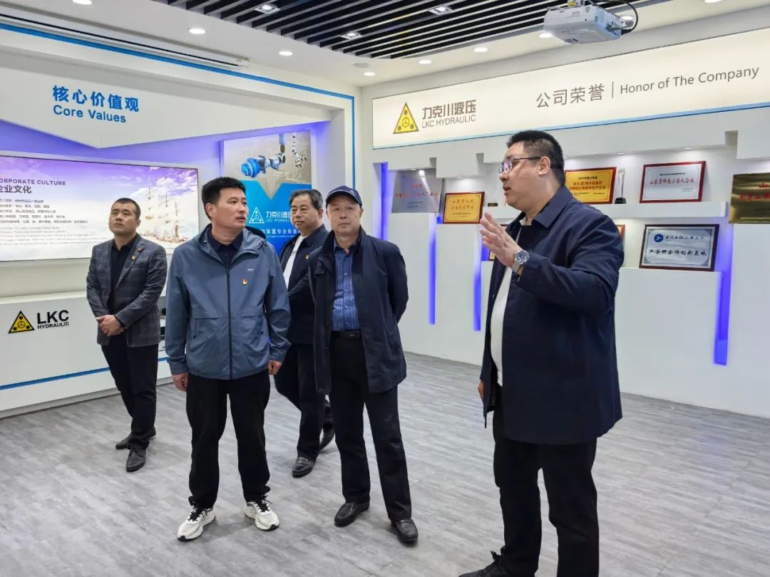 共敘鄉（xiāng）情&nbsp;&nbsp; 共謀發展2.jpg